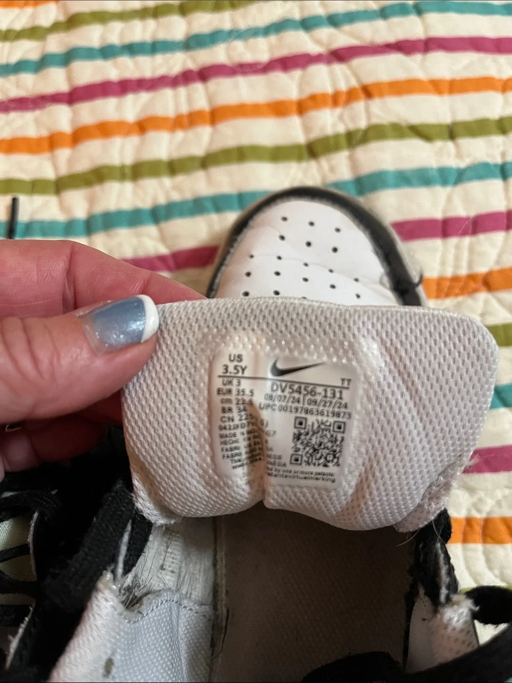 Nike youth, tennis shoes size 3 1/2